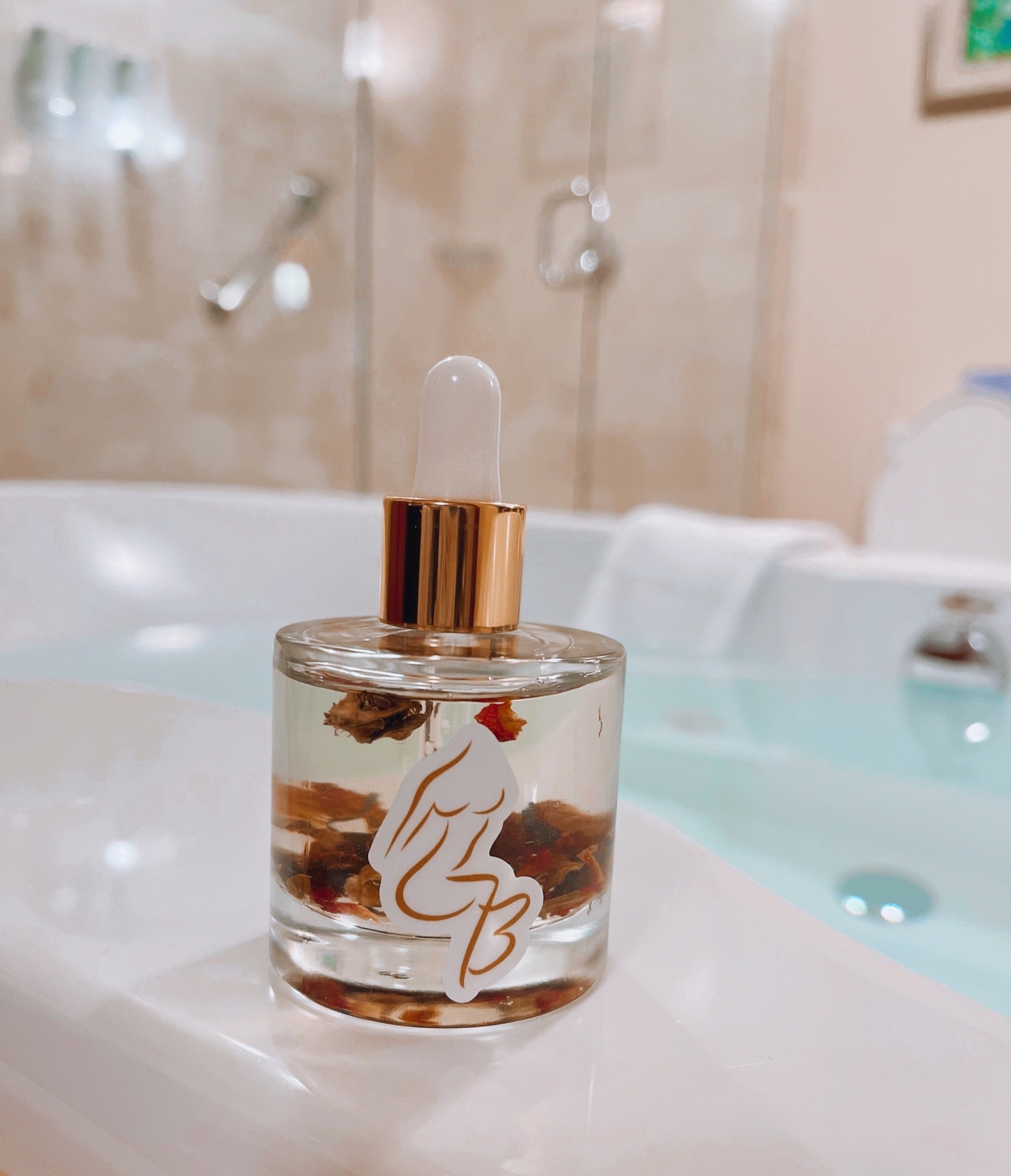 Body & Bath Oil- Idle Falls main image 1